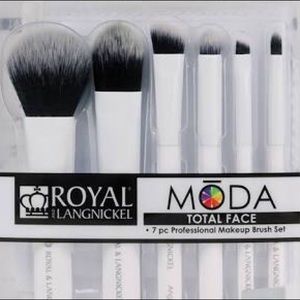 MODA Face Makeup Brushes